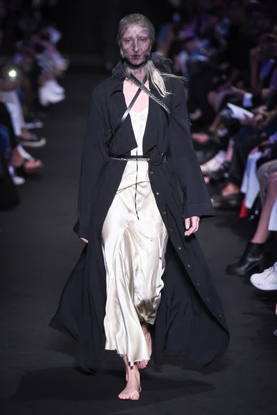 Look 28